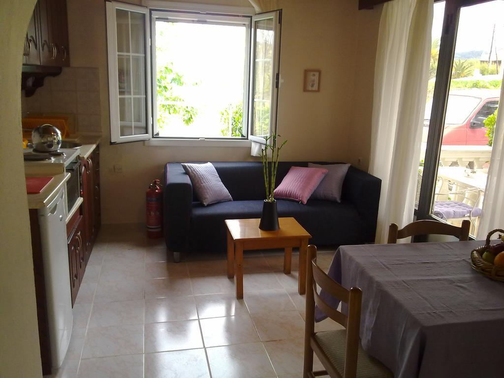 Spiridoula Apartments Агиос Стефанос Экстерьер фото